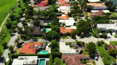 Miami Sahili Normandiya Adaları 4k Havacılık Açısı yerleşim evleri