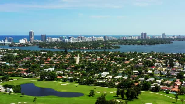 Zdjęcia Dronów Miami Beach Normandy Shores Dzielnica Widokiem Zatokę Nieruchomości — Wideo stockowe