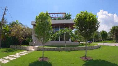 Modern lüks ev Miami Plajı Palmiye ağaçları ile