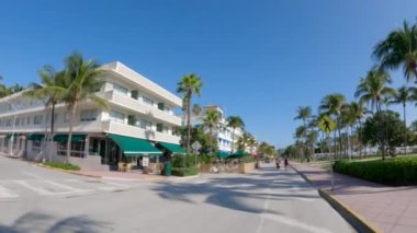Miami, FL, ABD - 25 Eylül 2020 Cumartesi sahnesi Miami Beach Ocean Drive 5k shot on gopro hero 9