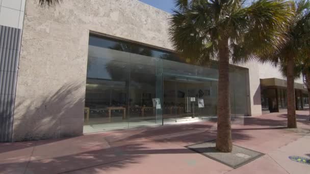 美国佛罗里达州迈阿密 2020年9月25日 在Coronavirus Covid 19大流行病6K慢动作视频期间 Apple Store Lincoln Road被关闭 — 图库视频影像