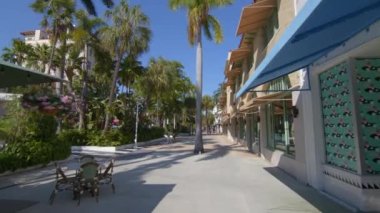 Miami, FL, ABD - 25 Eylül 2020 yavaş çekim Miami Beach Lincoln Yolu