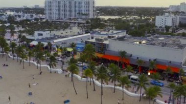 Havacılık videosu Fort Lauderdale Beach Florida USA 'yı yeniden açıyor.