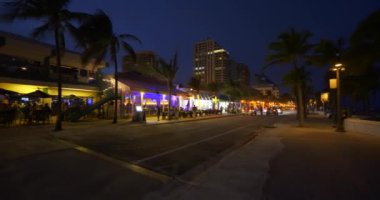 Fort Lauderdale, FL, ABD - 4 Ekim 2020: Fort Lauderdale FL 3. bölüm covid 19 Coronavirus pandemik restoran ve barlarının yeniden açılması