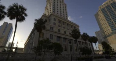 Miami, FL, ABD - 10 Ekim 2020 Miami FL C4k şehir merkezi tarihi mahkeme binası