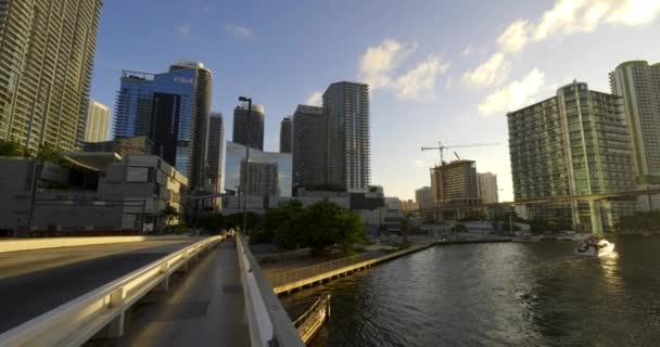 Highrise Κτίρια Γύρω Από Miami River Downtown Miami Brickell C4K — Αρχείο Βίντεο