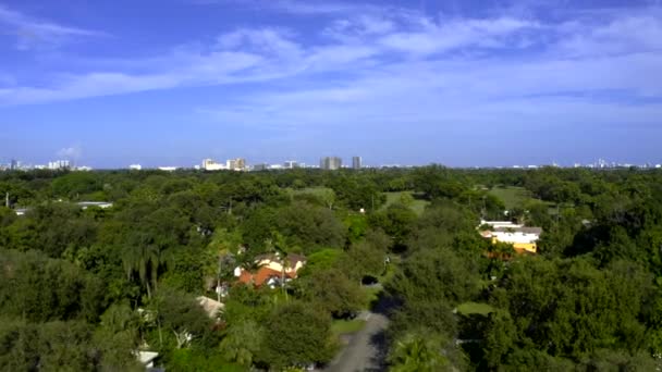 Flygresa Från Bostadsområde Till Golfbana Miami Shores Usa — Stockvideo