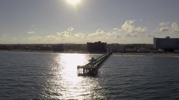 Zonsondergang Achter Deerfield Beach Vissen Pier Luchtfoto Video — Stockvideo