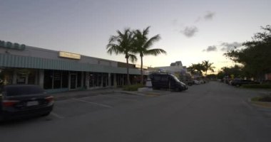 Deerfield Beach, FL, ABD - 20 Ekim 2020: The Cove Deerfield Beach FL USA