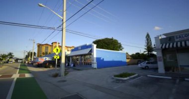 Deerfield Beach, FL, ABD - 20 Ekim 2020: A1A Deerfield Beach FL USA