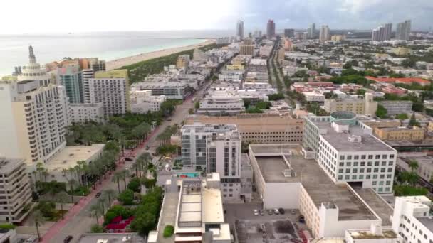 Воздушная Орбита Над Зданиями Отеля Miami Beach — стоковое видео