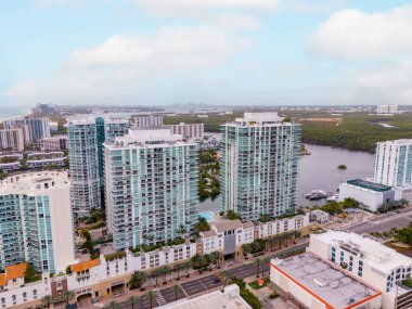 Sunny Isles Beach, FL, ABD - 1 Mart 2024: Hava Fotoğrafları: Sunny Adaları