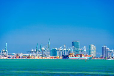 Miami, FL, ABD - 25 Şubat 2024 Miami Limanı Canlı Sahne 2024