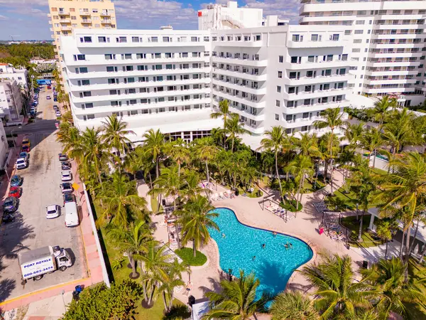 Miami Beach Eua Fevereiro 2024 Hotel Riu Plaza Miami Beach Imagens De Bancos De Imagens