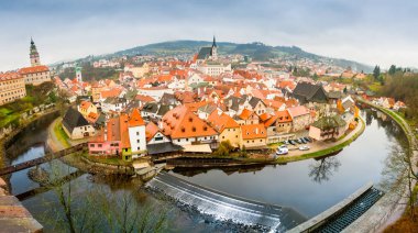 Balıkgözü Panoraması Cesky Krumlov tarihi kent merkezine ve Vltava Nehri, Çek Cumhuriyeti