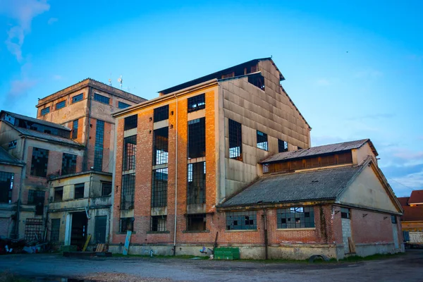Övergivna Industrianläggningar Bakgård Vid Solnedgången Veneto Italien — Stockfoto