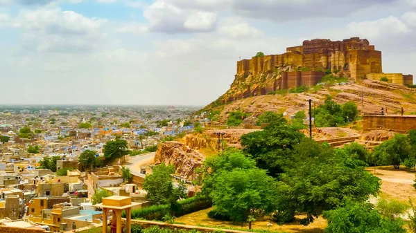ジョドパーズ ラージャス ターン州 インドの街を見渡す Bakharchiriya 丘のメヘラン ガール城塞の眺め — ストック写真