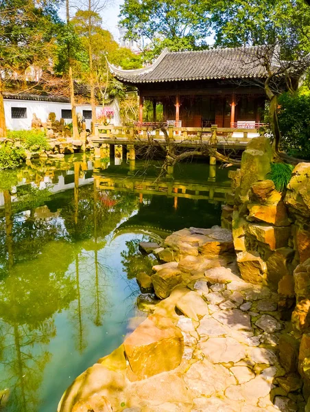 Vue Verticale Pavillon Traditionnel Dans Les Jardins Yuyuan Shanghai Chine — Photo