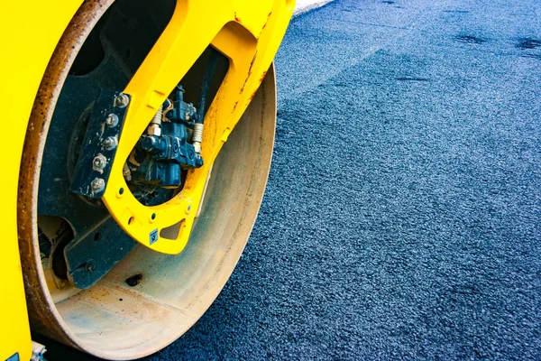 Detail Front Yellow Roadroller Newly Laid Asphalt — Stock Photo, Image