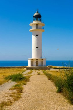 Dikey görünüm Cap de barbarlığın deniz feneri, Formentera, Balear Adaları, İspanya