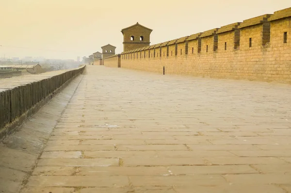 Έρημη Κορυφή Του Ογκώδη Τείχη Της Πόλης Pingyao Shanxi Κίνα — Φωτογραφία Αρχείου