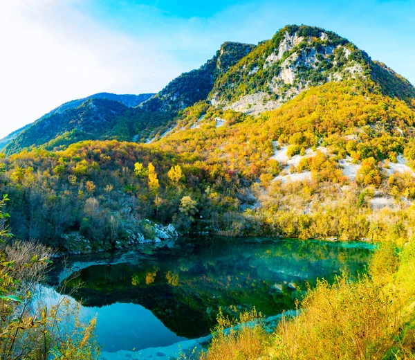 Grotta Mangiapane Sjön Och Naturreservatet Höst Alimos Del Friuli Udine — Stockfoto