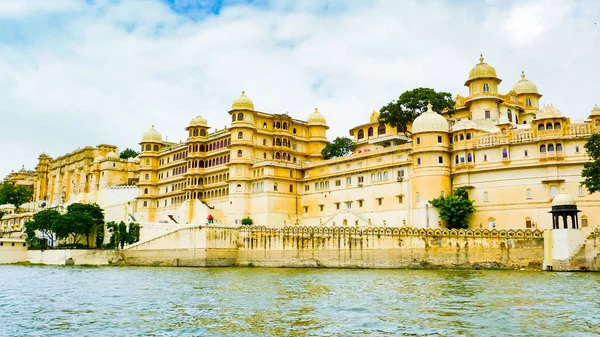 Complejo Del Palacio Ciudad Visto Desde Lago Pichola Udaipur Rajastán — Foto de Stock