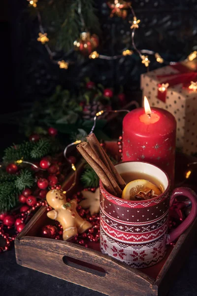 Chá Quente Natal Com Limão Canela Mesa Com Decoração Natal — Fotografia de Stock