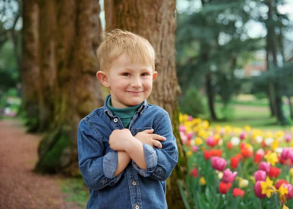 Lächelnder Junge Freien Porträt Groot Bijgaarden Belgien Frühling — Stockfoto