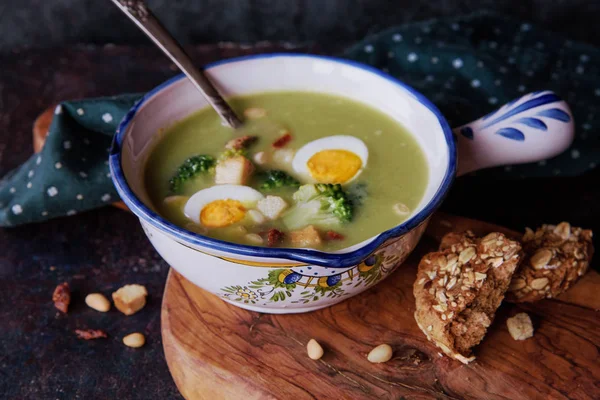 Sopa com brócolis — Fotografia de Stock