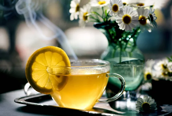 Tea cup with lemon — Stock Photo, Image