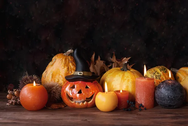 Halloween pompoen decor met kaarsen — Stockfoto