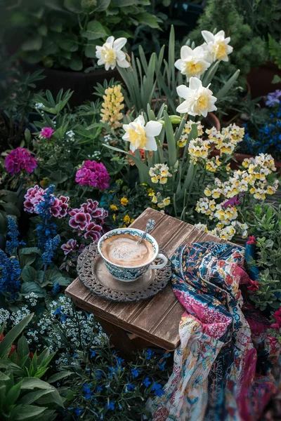 Cup Coffee Garden Beautiful Spring Flowers Background — Stock Photo, Image