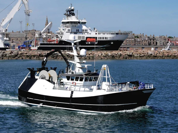 Fishing Vessel Underway Departing Fishing Harbour Fishing Grounds — Stock Photo, Image