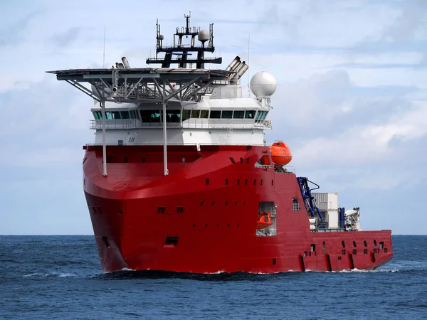 Πολλαπλών Χρήσεων Offshore Κατάδυση Σκάφος Εξέλιξη Στη Θάλασσα Υπεράκτιες Εγκατάστασης — Φωτογραφία Αρχείου