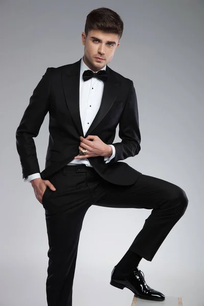 Attractive Young Man Wearing Black Tuxedo Posing Relaxed While Standing — Stock Photo, Image