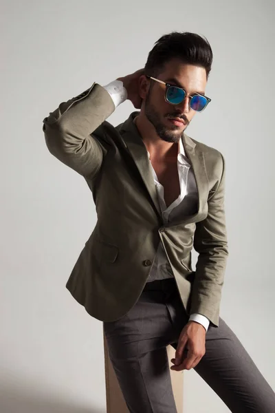 Portrait Seated Elegant Man Green Suit Fixing His Hair Light — Stock Photo, Image