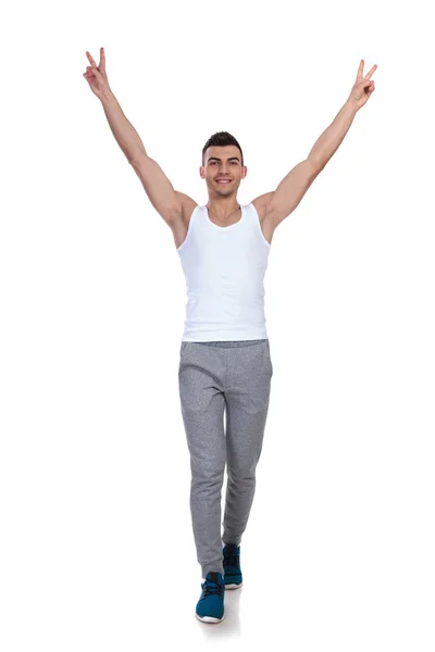 Homem Bonito Pisando Fundo Branco Celebrando Com Mãos Fazer Sinal — Fotografia de Stock