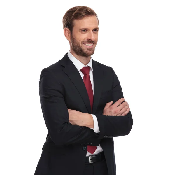 Retrato Empresario Confiado Sonriente Mirando Lado Mientras Está Pie Sobre — Foto de Stock