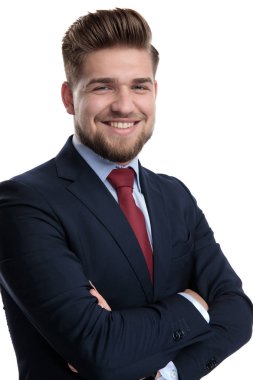 Neşeli işadamı eliyle poz verdi