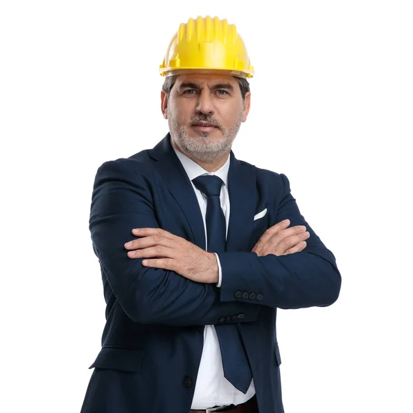 Casual engineer wearing a hardhat and blue suit — Stock Photo, Image