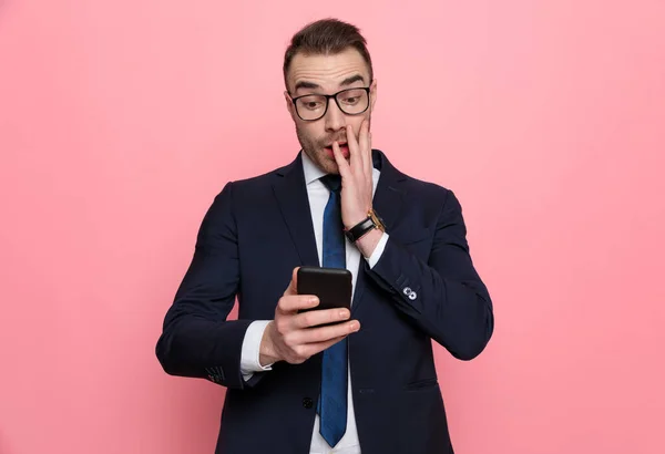 Surprised Young Elegant Guy Suit Wearing Glasses Reading Texts Covering — Stock Photo, Image