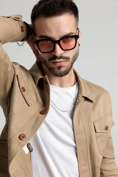 Cool Unshaved Young Man Jacket Wearing Sunglasses Holding Hand Neck — Stock Photo, Image