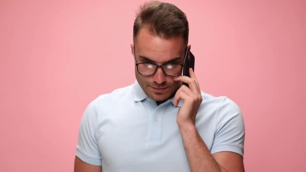 Young Attractive Casual Man Looking Looking Camera Smiling Talking Phone — Stock Video