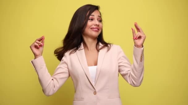 Young Businesswoman Mimicking Her Hands Babbling Arguing Yellow Background — Stock Video