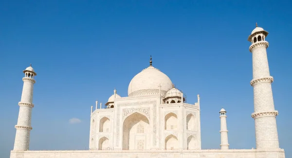 美丽的泰姬陵在印度阿格拉是爱的象征 也是世界的奇迹 — 图库照片