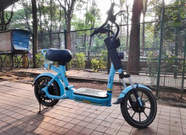 Bangalore, Hindistan'da paylaşılan elektrikli bisiklet