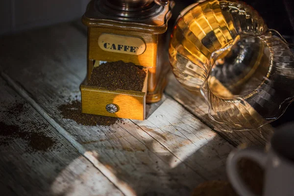  bir kahve öğütücü ile kahve bir ülke atmosferde Close-up
