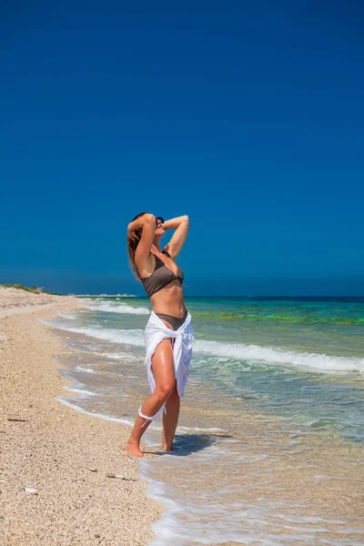 Woman Sunbathing Beach Summer Travel Holidays — Stock Photo, Image