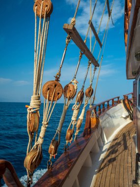 Eski halat takımı gemi. Eski yelkenli gemi gemi. Arka plan